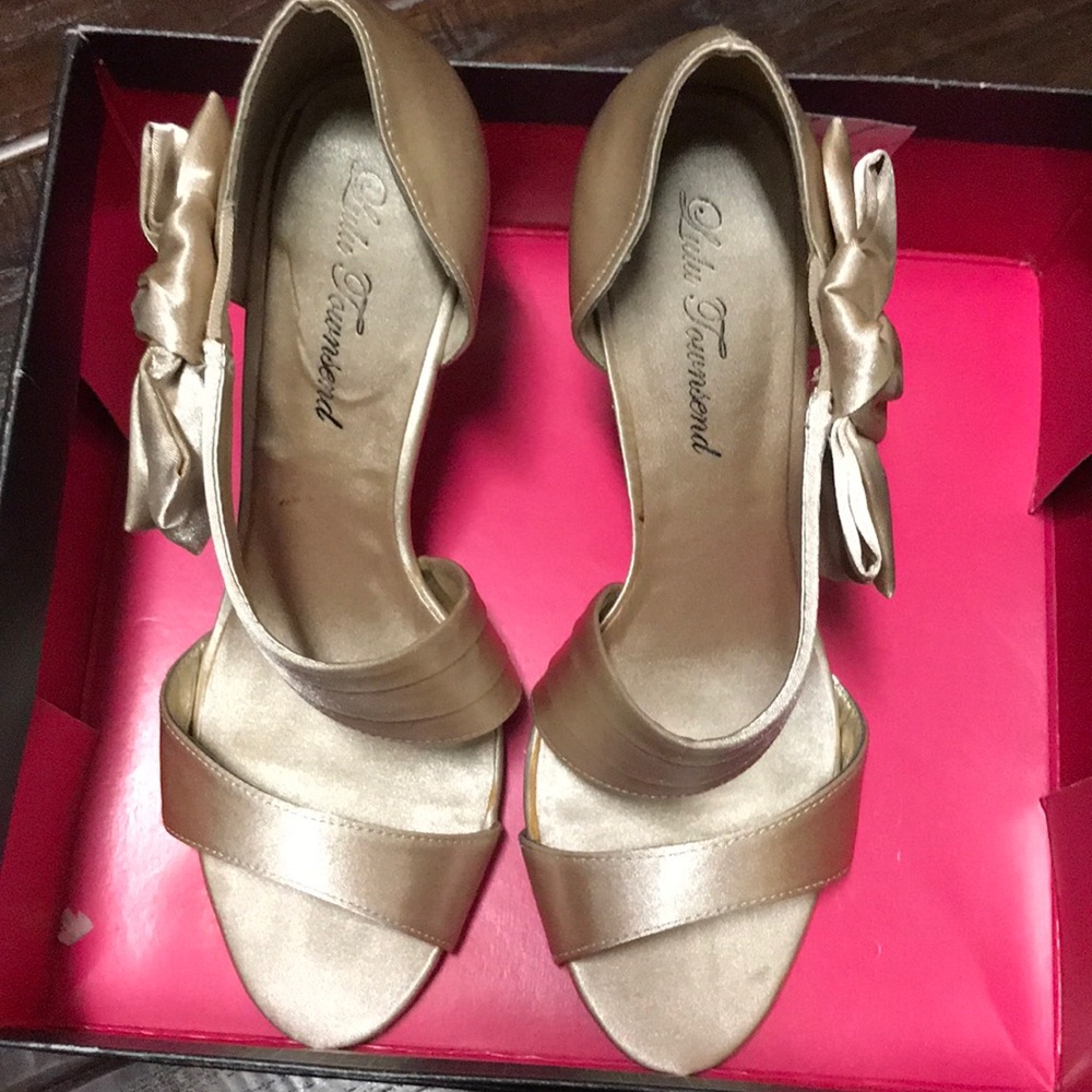Gold Lulu Townsend heels